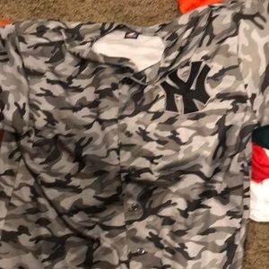 NY Yankee’s Majestic Camo 3XL Baseball Jersey